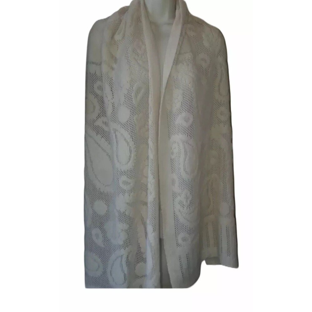Veond ivory paisly print arcylic scarf